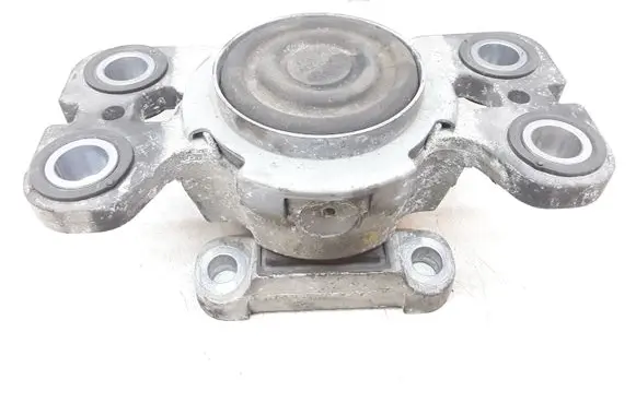 Volvo XC70 Engine mount bracket 6G927M121NF9