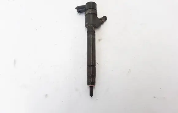 Volvo XC60 Fuel injector 30777526
