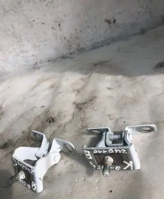 Opel Corsa F Loading door hinge set 9825072280