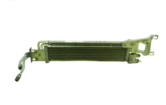 Mercedes-Benz E C207 W207 Engine oil radiator A2045001001