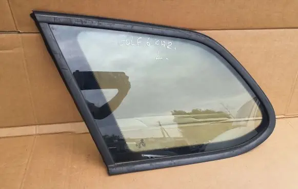 Volkswagen Golf VI Rear side window