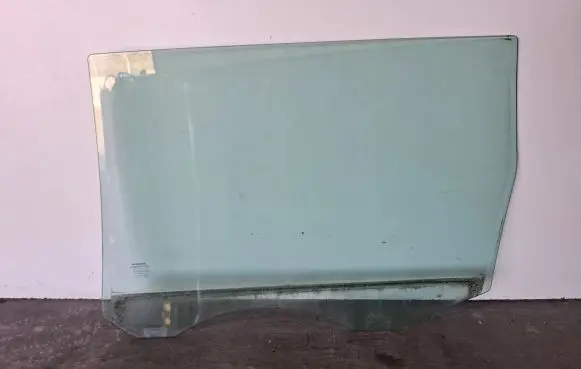 Volvo XC70 Rear door window glass 43R001105
