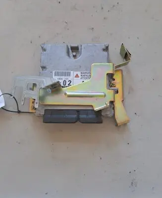 Nissan X-Trail T30 Engine control unit/module 5800295 B371MEQ44B
