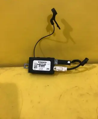 Volvo C30 Aerial antenna amplifier 30752169