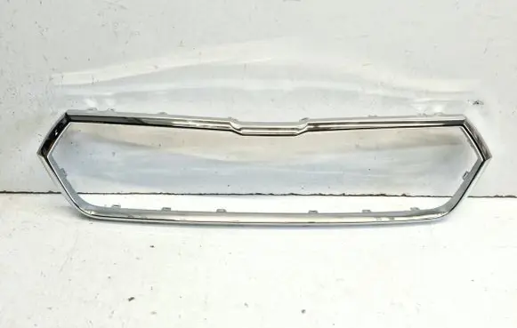 Skoda Enyaq iV Front bumper upper radiator grill 5LA853761A