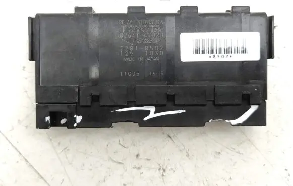 Toyota RAV 4 (XA30) Fuse module 8264147020