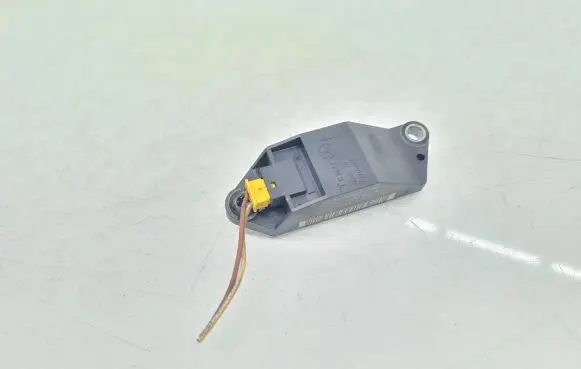 Mercedes-Benz SLK R171 Airbag deployment crash/impact sensor A0018209326