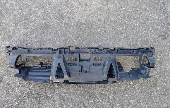Peugeot 5008 Radiator trim 9686185080