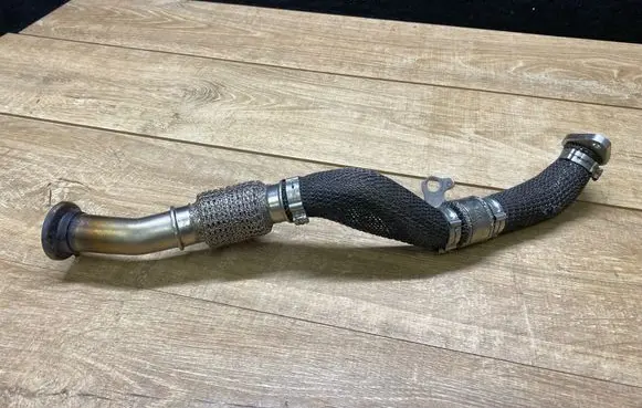 Mercedes-Benz E AMG W212 EGR valve line/pipe/hose A2761408408