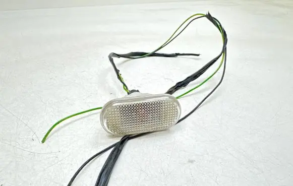 Nissan Qashqai Front fender indicator light 26160AX00A