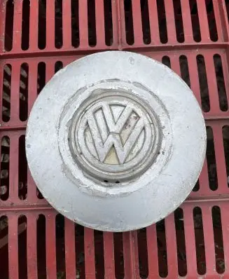 Volkswagen Golf III Original wheel cap 1H0601149A