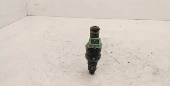 BMW 5 E39 Fuel injector 0280150415