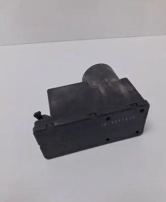 Audi 80 90 B3 Central locking vacuum pump 4A0862257A