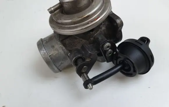 Audi A4 S4 B6 8E 8H Throttle valve 038129637B 038131501G