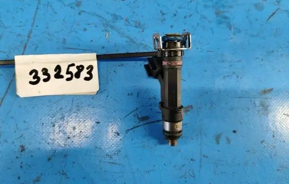 Mazda 6 Fuel injector L50113250