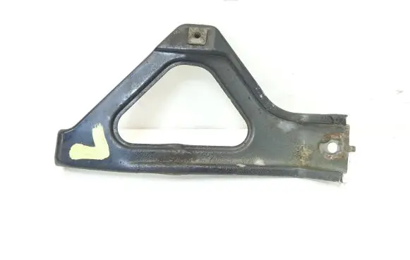 Honda Legend Fender mounting bracket