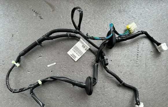 Nissan Terrano Rear door wiring loom 241262X915