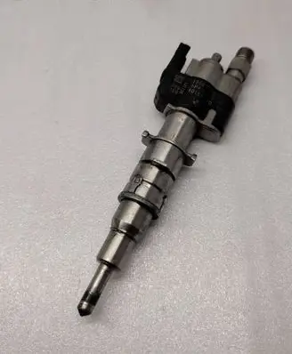 BMW 7 F01 F02 F03 F04 Fuel injector 7585261 10181010 PA66GF3596