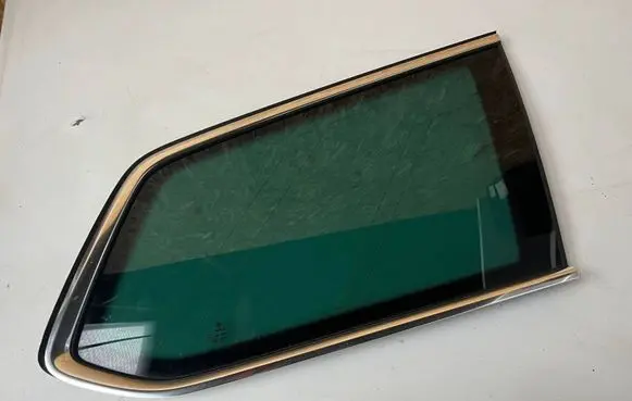 Volkswagen PASSAT B8 Rear side window 3G9845298