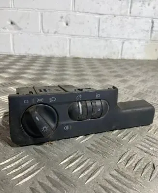 Volkswagen Golf III Light switch 3a1941531e
