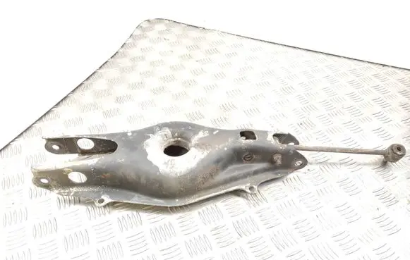 Mercedes-Benz C W204 Rear upper control arm/wishbone A2043520402