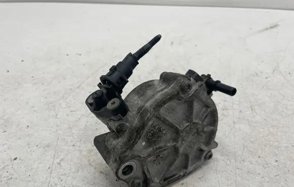 Opel Grandland X Vacuum pump 9804021880