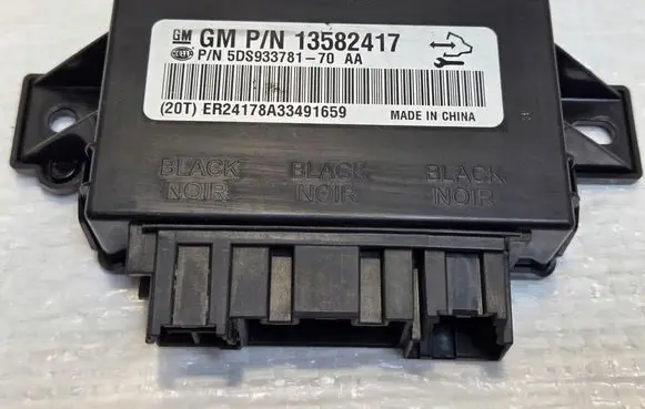 Opel Mokka Seat control module 13582417