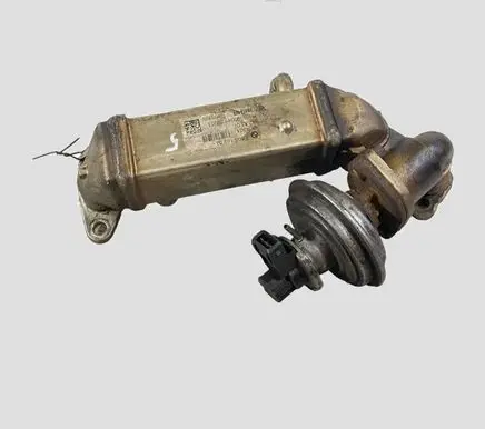 BMW 1 E81 E87 EGR valve cooler 78051893 N3659004