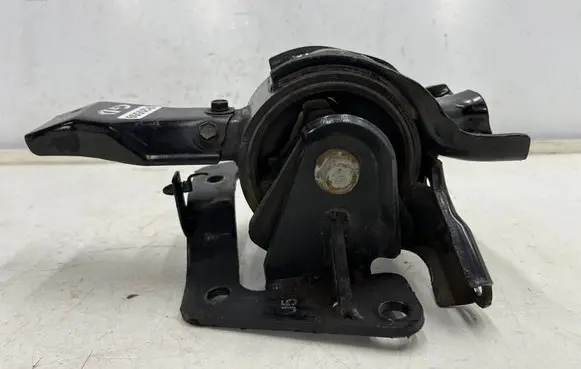 Hyundai Sonata Gearbox mounting bracket 