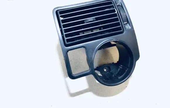 Volkswagen Golf IV Dash center air vent grill 1j1815715a 1j1819729