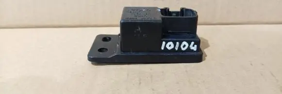 Toyota Corolla E100 Light washer relay 8594203010 KOITO