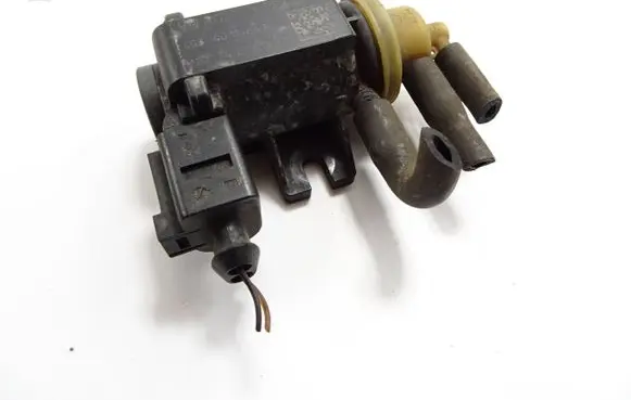 Volkswagen Golf VII Turbo solenoid valve 04L131051F 16062011 29092013