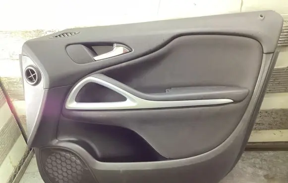 Opel Zafira C Front door card panel trim 1110633 39104872 340685796