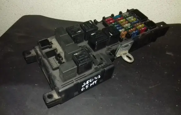 Volvo S80 Fuse module 518787205 8678449