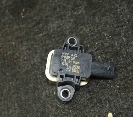 Audi A8 S8 D4 4H Airbag deployment crash/impact sensor 4H0955557