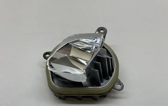 BMW 2 F45 LED ballast control module 1305354161 081014 00806U
