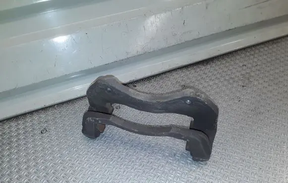Mitsubishi Outlander Front Brake Caliper Pad/Carrier 