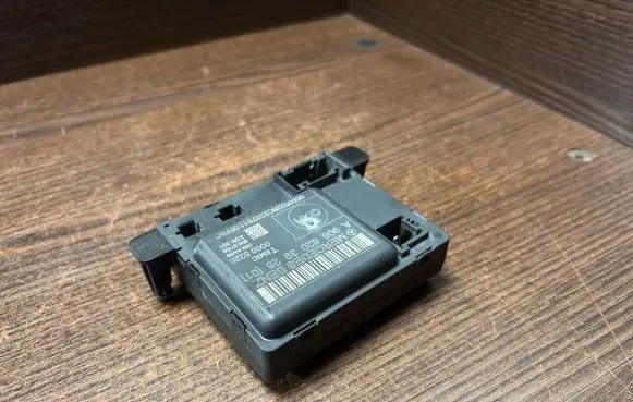 Volkswagen Crafter Door control unit/module 9068203926 A9068203926