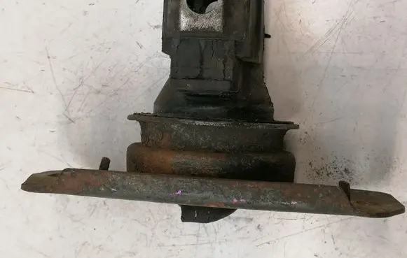 Opel Vivaro Gearbox mount
