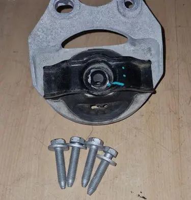 Dacia Spring Engine mount bracket