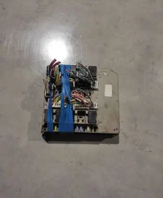 Renault Clio III Fuse module 674654A