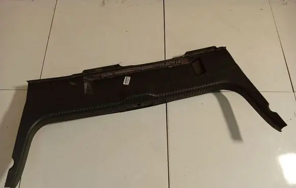 Volkswagen Polo IV 9N3 Other trunk/boot trim element 6q6863459M