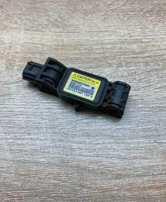 Mitsubishi Endeavor Airbag deployment crash/impact sensor MR587493