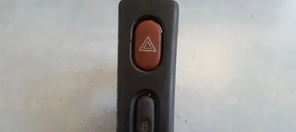 Renault Laguna I Hazard light switch