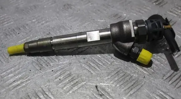 BMW 3 F30 F35 F31 Fuel injector 8514146