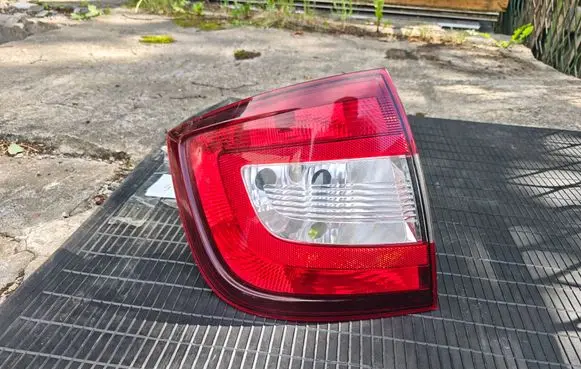 Skoda Rapid (NH) Rear/tail lights 5JH945095A 00196348020000 SK351RL