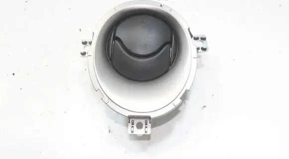 Nissan Juke I F15 Dashboard air vent grill cover trim 687611KE0A