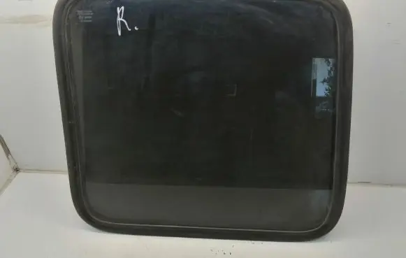 Rear vent window glass