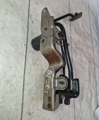 Accelerator throttle pedal