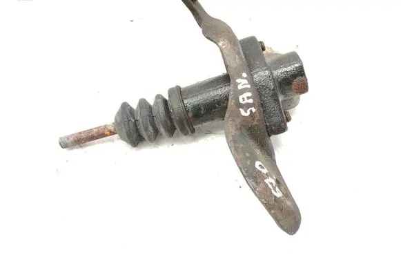 Clutch slave cylinder